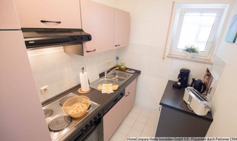 Modern möbliert mit Balkon für 2-6 Monate fußläufig zum Bahnhof und Innenstadt, Freiburg. – 88fd4775abbc0fe8faadc9df2471b96b07233a89.jpg