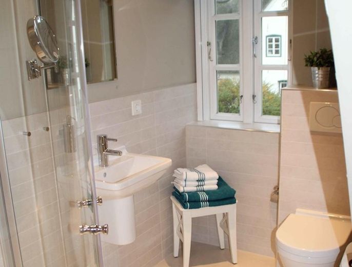 2. Bad mit Walk-in Dusche