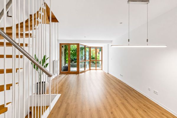 Wohnen auf Hausniveau - außergewöhnliche Eigentumswohnung in Bestlage von Halle-Kröllwitz