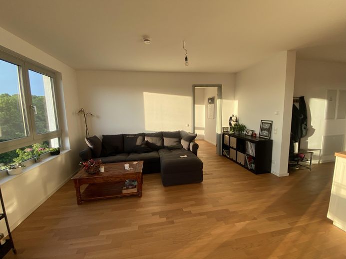 Oasis de luz de lujo de 4 habitaciones, 106 m²| 2022| Vistas panorámicas| 4.º piso+ascensor| 2 baños|2 balcones| cocina equipada|garaje subterráneo – Foto 10
