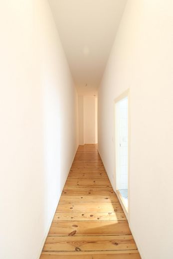 Bonito apartamento de 2 habitaciones en el barrio de Brüssel – Flur