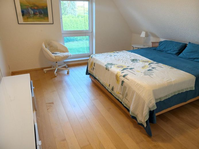 Effizienzhaus A am Kummerower See – Wärmepumpe, PV, Pool, Sauna & nah zum Hafen – Schlafzimmer Obergeschoss