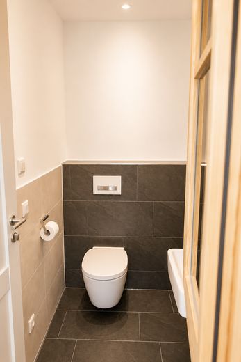 WC EG