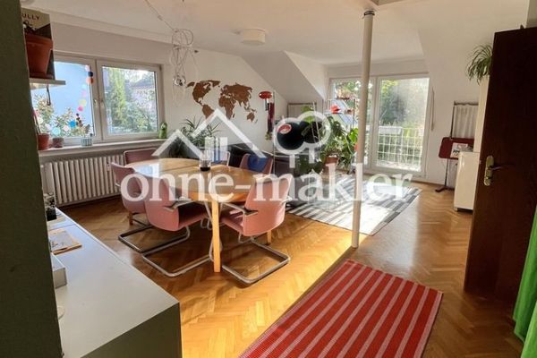 Sonnige Dachgeschosswohnung in Köln-Weiden