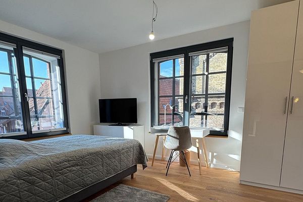 Serviced-Apartment-Businessapartment-Berufspendler: All-In je 25qm (+ 55qm Co-Livingbereich)