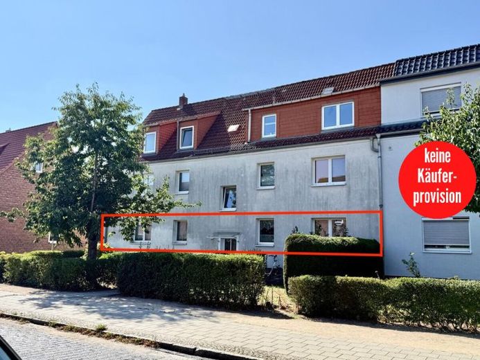 HORN IMMOBILIEN++ نويبراندنبورغ، شقة تمليك كبيرة من 3 غرف في الطابق الأرضي مع شرفة وموقف سيارات -مؤجرة- – الصورة 1
