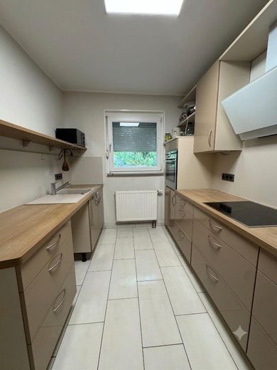 Gepflegtes Reihenmittelhaus in ruhiger Lage mit Garten und Garage – Küche