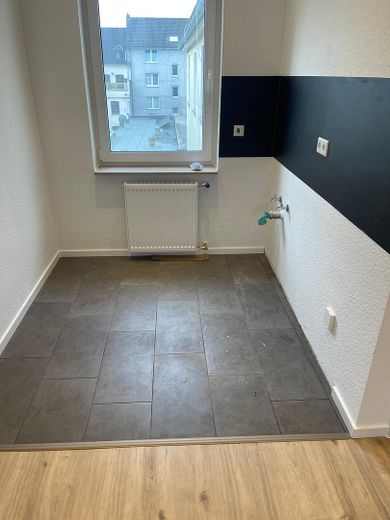 Kernsanierte 2 Zimmer Wohnung in zentraler Lage – Küche