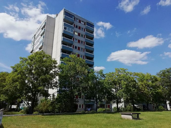 Rented 1-room apartment with south-facing loggia in a central location in Hemmingen – Titelbild