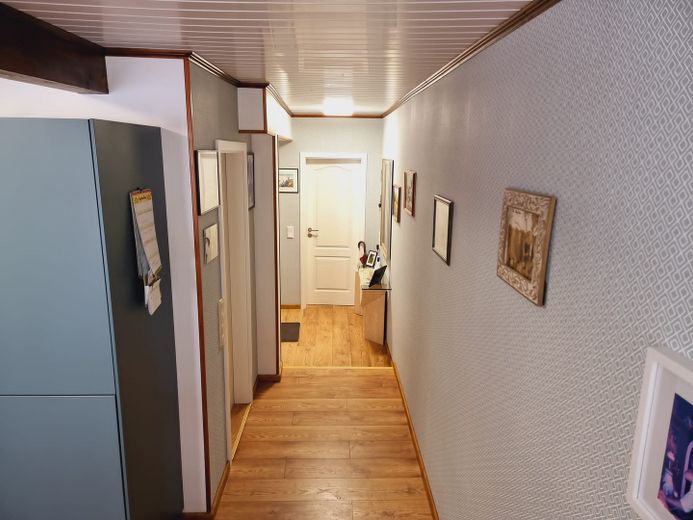 Stadthaus mit drei Ferienwohnung oder Monteuswohnung – Whg. 1 - Flur zum Bad