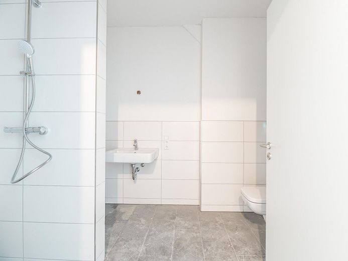 Noch dieses Jahr neu durchstarten: Helle 2-Zimmer-Wohnung mit Balkon im Herzen von Walldürn – Foto 6