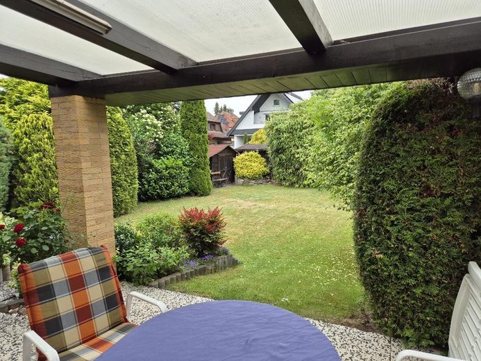 PROVISIONSFREIES gepflegtes freistehendes Einfamilienhaus mit Vollkeller und Kaminzimmer – Terrasse zum Garten