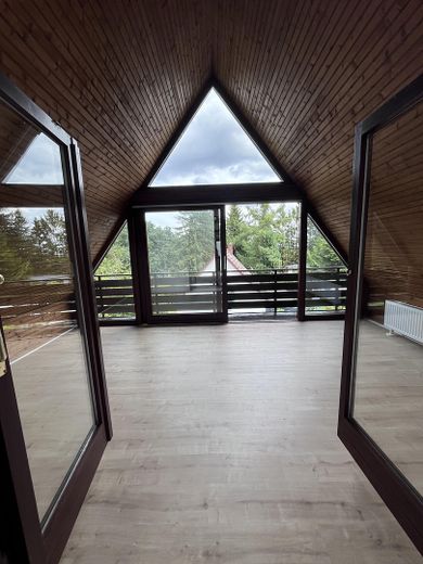 Einfamilienhaus mit Garten – Schlafzimmer / Atelier