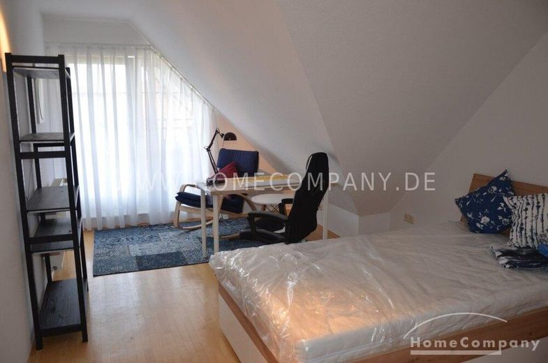 Großes Haus, möbliert, 6 Zimmer, Terrasse /Garten, Balkon, geeignet für bis zu 6 bis 8 Personen. – 2c53e6faabec3f84e715163fda5736062d7ba8af.jpg