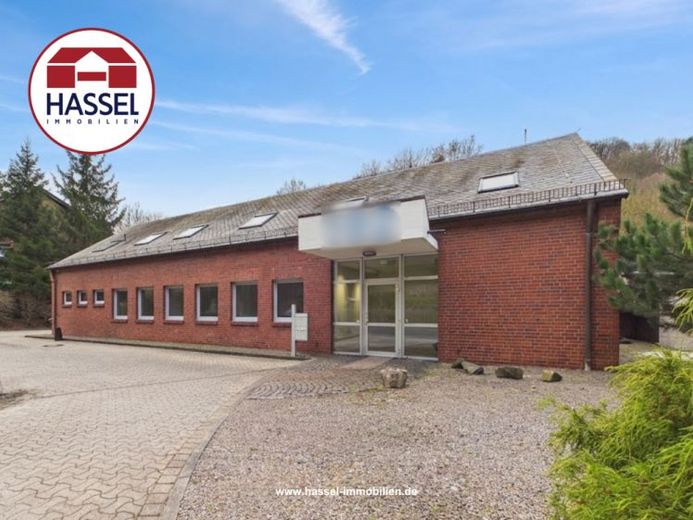 Ihr neuer Unternehmensstandort in Heimbach! 
Helle Büros mit Parkplätze für Sie und Ihre Kunden – Foto 1