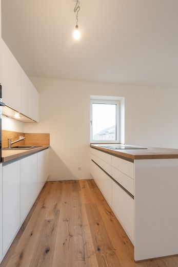 EBK’li akıllı ev, balkon: Halstenbek’te aydınlık 4 odalı daire – Fotoğraf 22