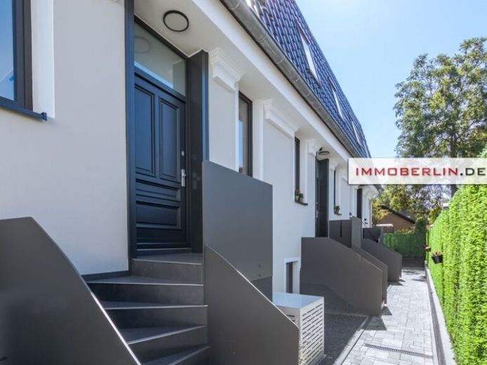 IMMOBERLIN.DE - Ersteinzug! Hochwertiges Haus mit sehr stilvollem Ambiente in Ruhelage – Foto 1