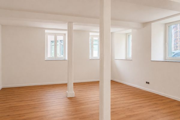Spazio libero ridefinito: 92 m² di piacere abitativo ristrutturato per famiglie o investitori
