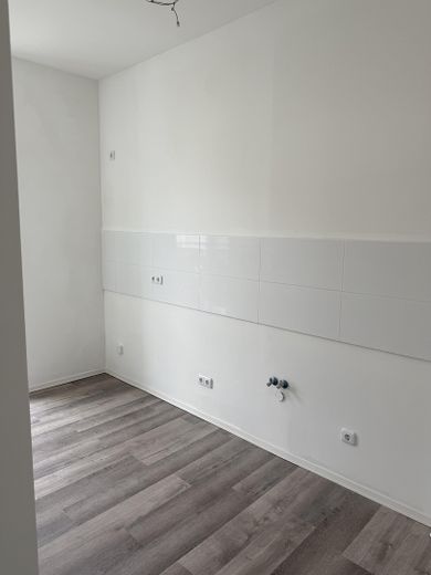 Moderne 2-Zimmer Wohnung im kernsanierten Mehrfamilienhaus – Foto 5