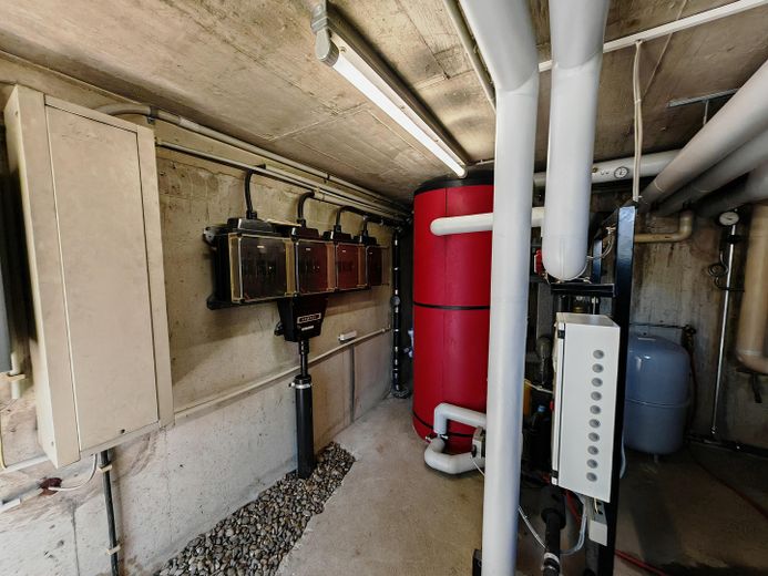 bezugsfreie und helle 3-Zi. Penthouse Wohnung in Schelmenholz – Fernwärme mit Übergabestation