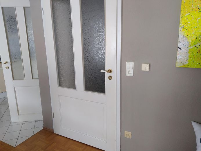 Appartement libre à Bahrenfeld avec ascenseur et grand balcon orienté sud-ouest – Schöne Zimmertüren