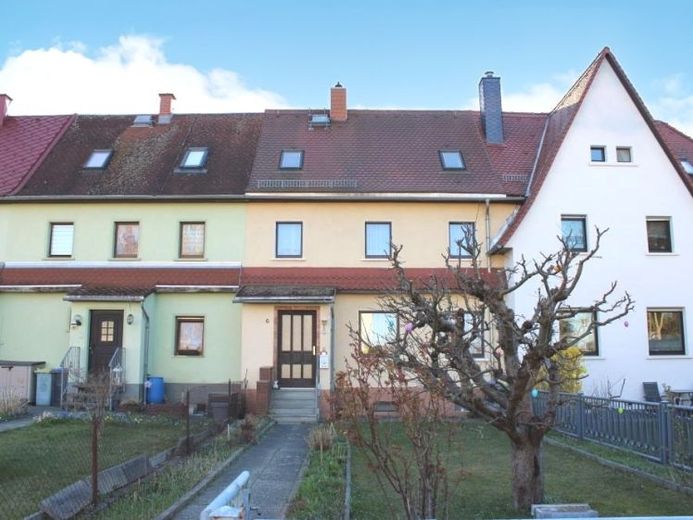 Wilthen - Eigenheim mit zwei Garagen und Garten – Foto 1