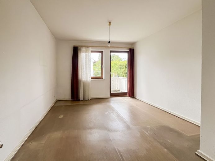 Abrissgrundstück! Unter Bodenrichtwert! DHH mit großem Garten in Wiesbaden Kohlheck! – Schlafzimmer 1