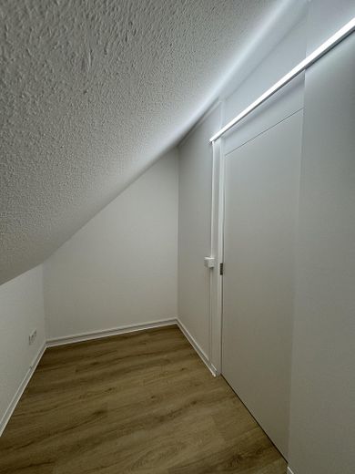 Abstellraum im Schlafzimmer