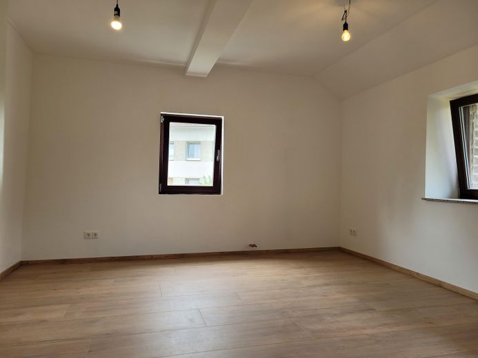 Stadtgrenze Bonn: neue 3-Zimmer-Wohnung in alten Mauern – Schlafzimmer groß