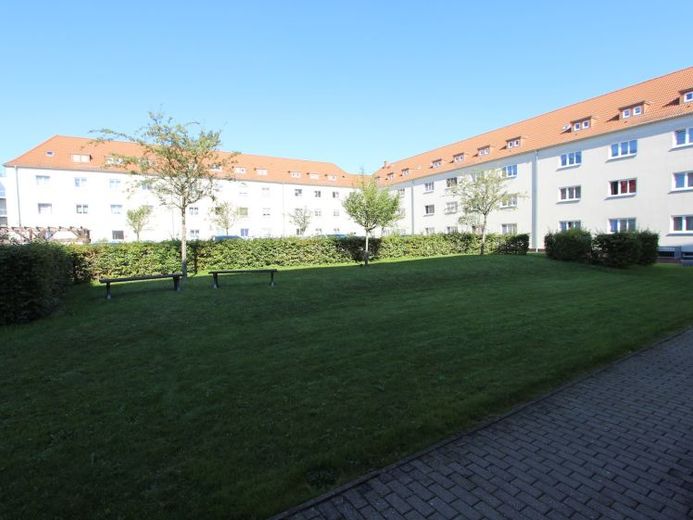 Helle Wohnung mit Tageslichtbad und Küche für Paare – Foto 1