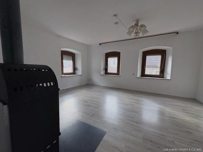 REDUZIERT!! Ein Zuhause mit Potenzial und Wohlfühlcharakter in Höchstädt – VUB0002350-10