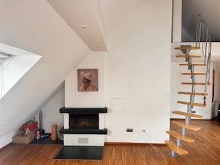 Wohnzimmer mit Kamin