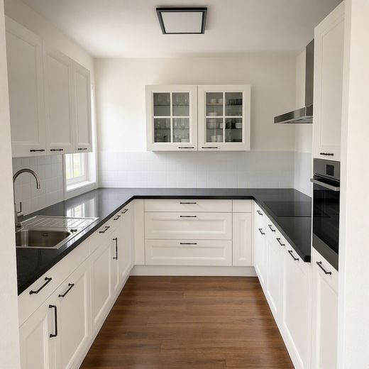 Wassernähe: Helle 4-Zimmer-Wohnung mit Loggia & Tiefgarage in Berlin-Friedrichshagen – Küche