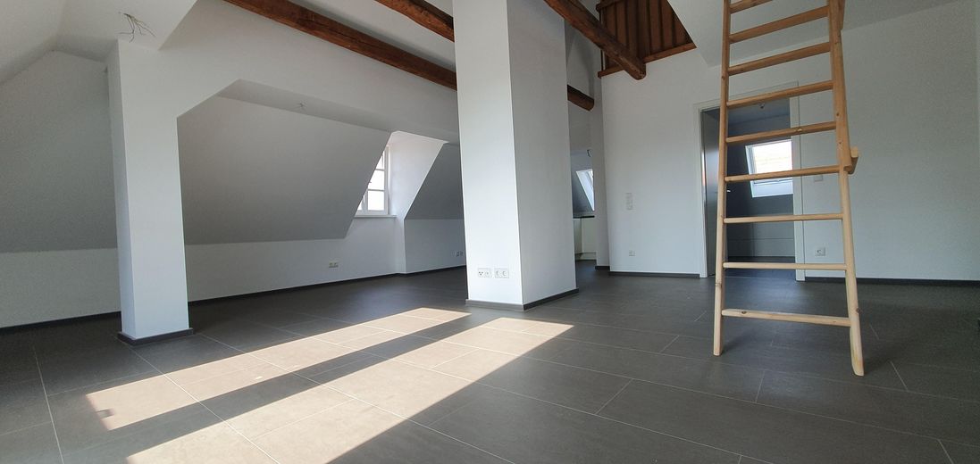 Traumhafte Maisonette-Wohnung in stilvoller Stadtvilla inklusive Einbauküche – फोटो 3