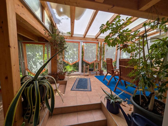 1–2-family house for sale in KN Petershausen – Wintergarten 1. Bild
