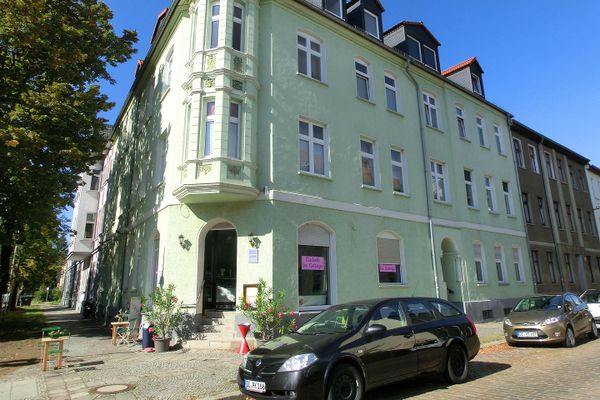 Modernisiert, großzügig, zentral – 2-Raum-Wohnung in Dessau
