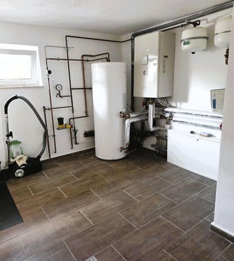 Mehrgenerationenhaus 371 m², Waldidyll am Flughafensee + Aufstockungspotenzial um 155 m² – Technikraum