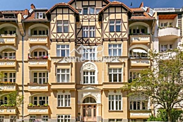 Elegante appartamento di 65 m² in edificio d’epoca, completamente arredato, con balcone – proprio accanto allo Stadtpark Steglitz