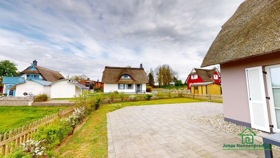 Terrasse mit Garten