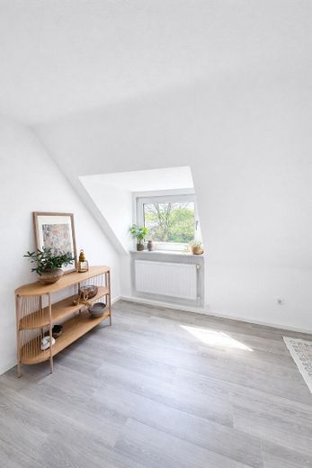 Nach Kernsanierung - Top moderne Wohnung – Foto 8