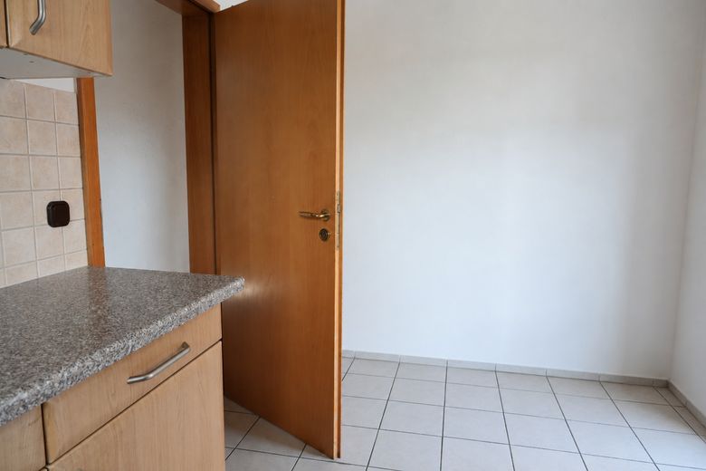 Freistehendes Einfamilienhaus mit Südgarten, großzügiger Garage & ausgebautem Dachgeschoss – Küche