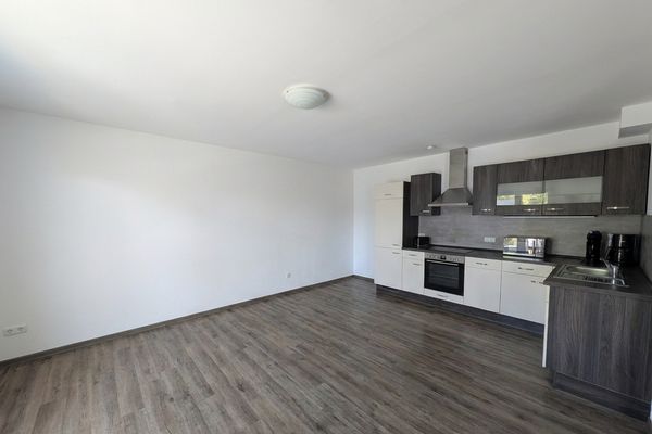 Schöne 3-Zimmer-Erdgeschosswohnung mit Terrasse und EBK – ca. 110 m² neuwertig