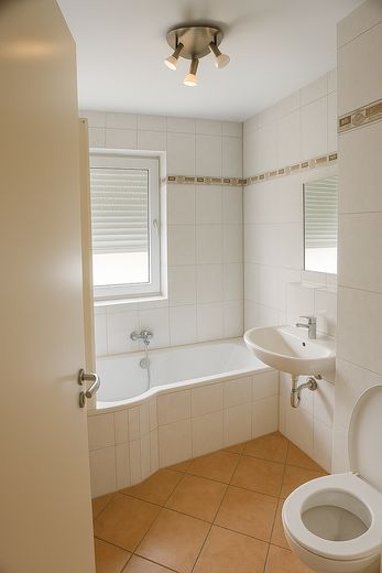 Bad (Bild mit KI bereinigt)