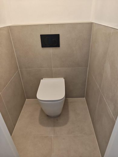 Hochwertig kernsanierte 3-Zimmer-Wohnung mit Loggia und Stellplatz in Nürnberg-Zabo – WC