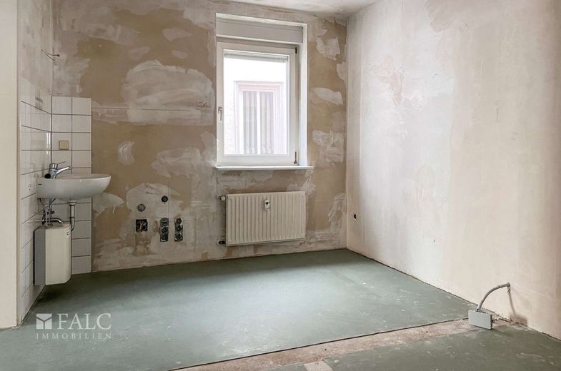 Flexible Praxis- oder Büroräume im 1. Obergeschoss - Ausbau nach Absprache möglich – Zimmer-6