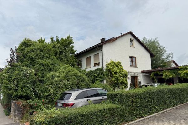 HANDWERKER GESUCHT! 2 Fam.-Haus mit Gewerbeanbau/ Gewächshaus