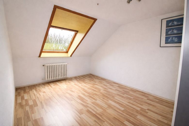 Charmantes Reihenmittelhaus auf Helgoland-Oberland mit ausgebautem Dachgeschoss und 2 Terrassen – Schlafzimmer 2  - 1. OG