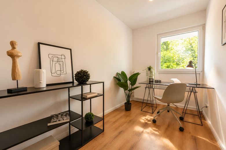 Bezugsfertige 3-Zimmer-Wohnung mit 2 Balkonen – provisionsfrei vom Eigentümer – Büro / Kinderzimmer