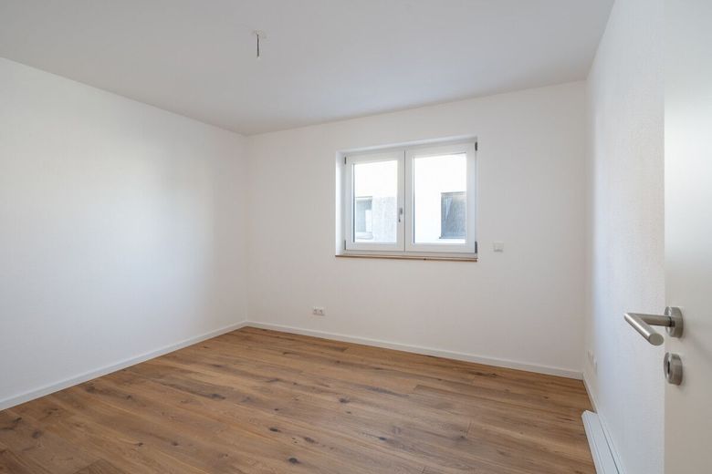 Vorabinformation-Doppelhaushälfte (Nr. 1) in ruhiger Lage – Kinderzimmer 1