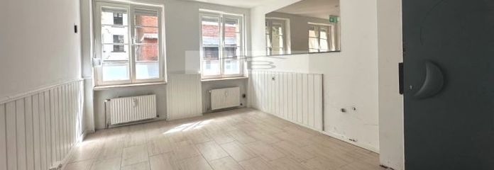 Altstadt nahe Rheinufer: Gewerbefläche mit 2 verbundenen Etagen u. kleinem Außenbereich!